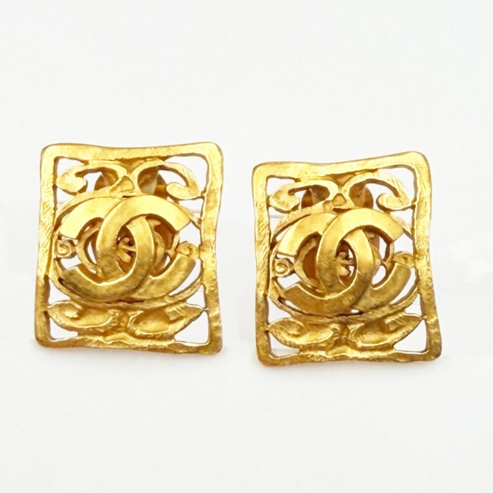 Chanel Vintage Gold Plated CC Filigree Rectangle Clip on Earrings